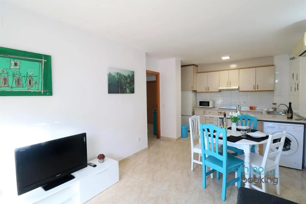 InmoBooking Vancouver ,climatizado y con piscina Salou